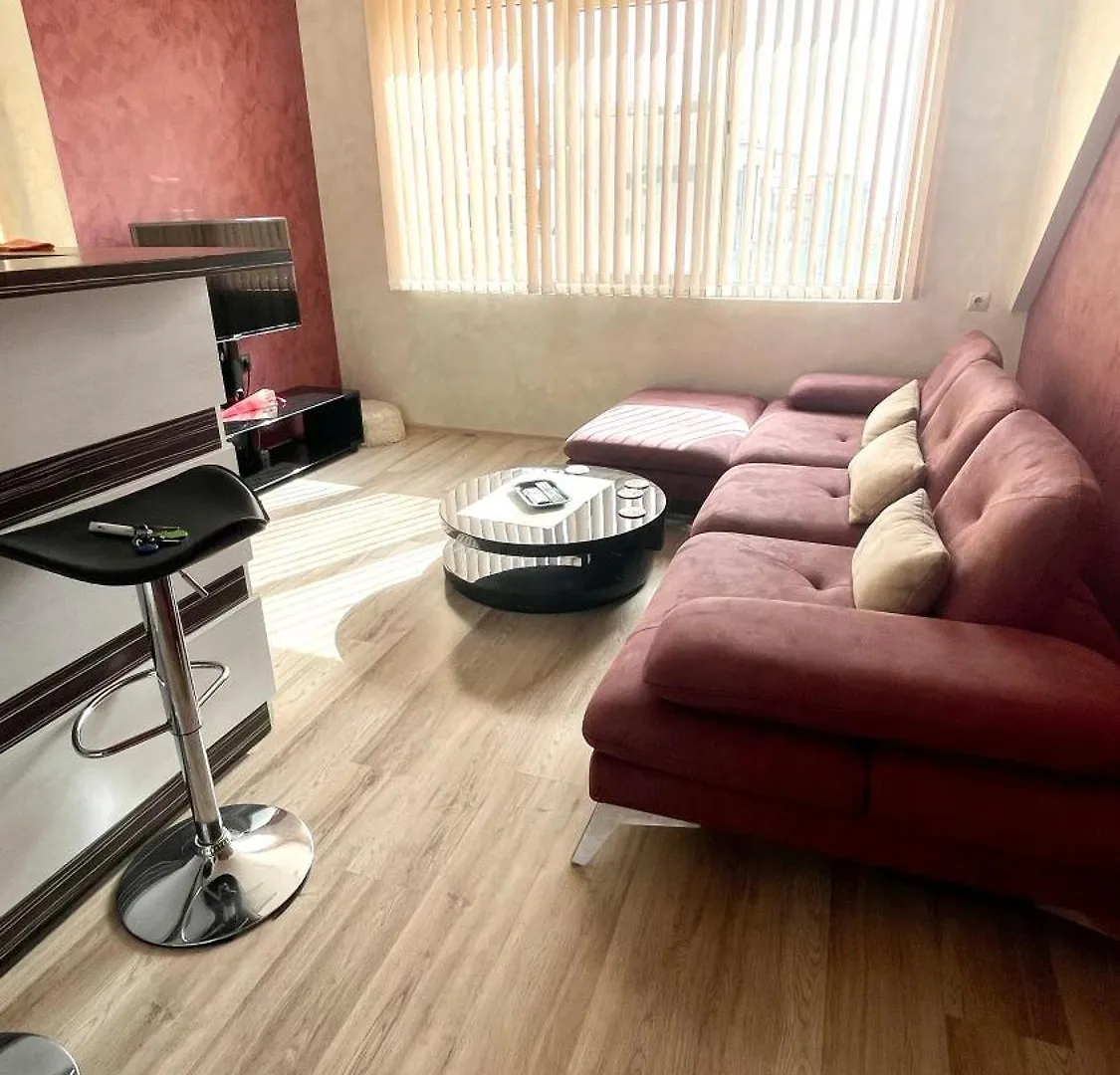 בורגאס Apartment With 2 Bedrooms And Parking Near The Beach