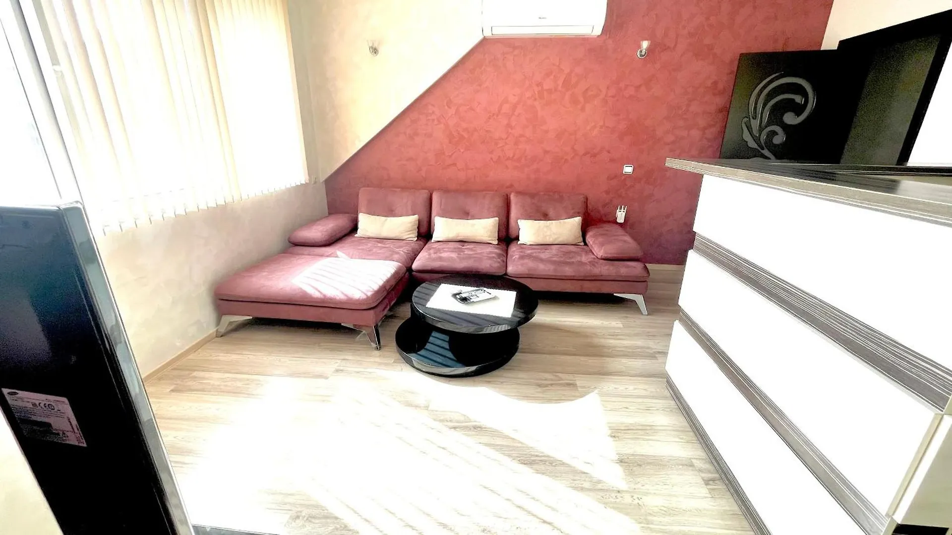 בורגאס Apartment With 2 Bedrooms And Parking Near The Beach