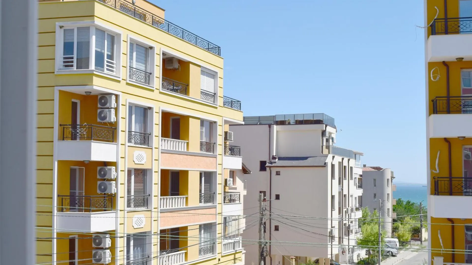 בורגאס Apartment With 2 Bedrooms And Parking Near The Beach