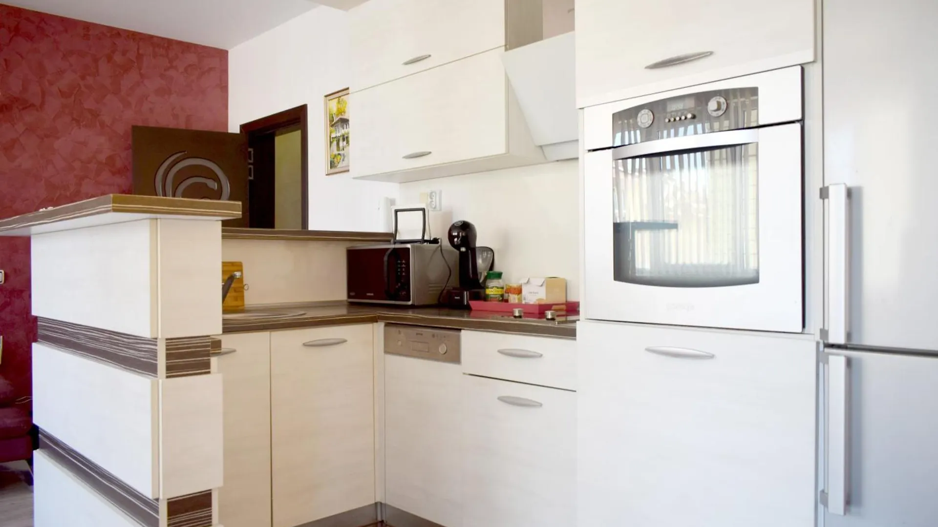 בורגאס Apartment With 2 Bedrooms And Parking Near The Beach